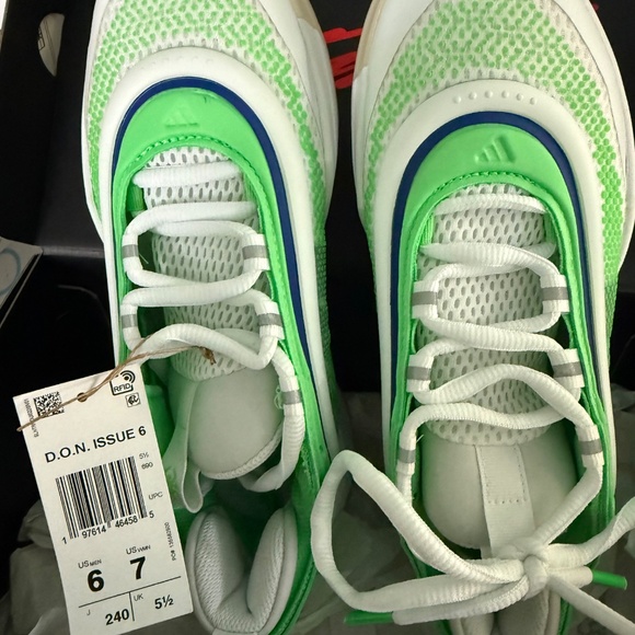 New in box D.O.N. Issue 6 Basketball Shoes - Picture 2 of 5